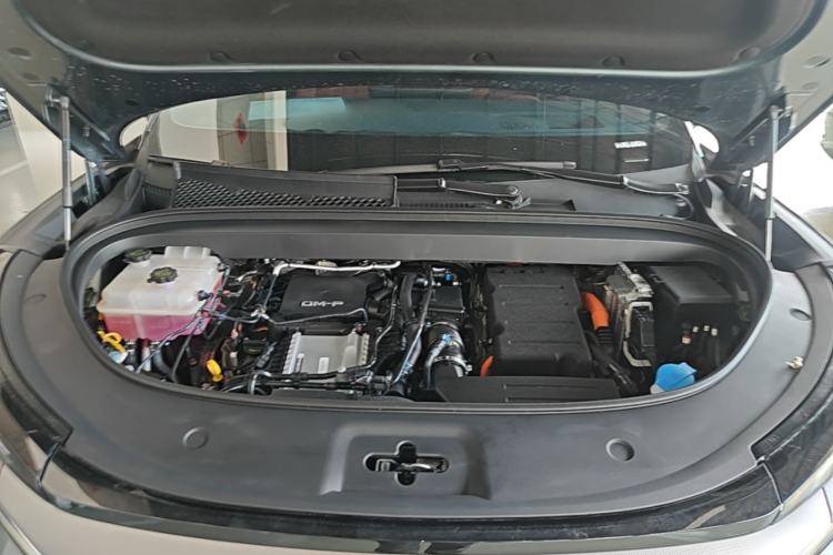 Used BYD Tang L 2025 DM 175KM Drone Player Edition Engine Bay