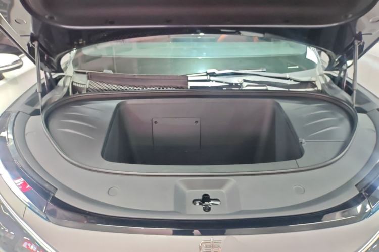 Used BYD Tang L 2025 EV with 670 km Range LiDAR and Premium Features Engine Bay