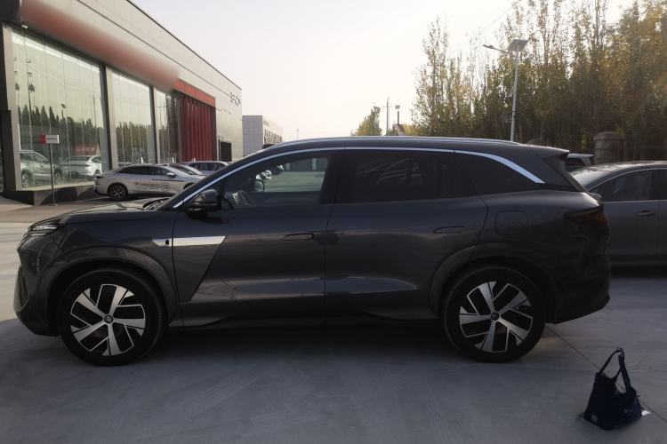 Used BYD Tang L 2025 DM 200KM Four-Wheel Drive LiDAR Flagship Model Exterior 2