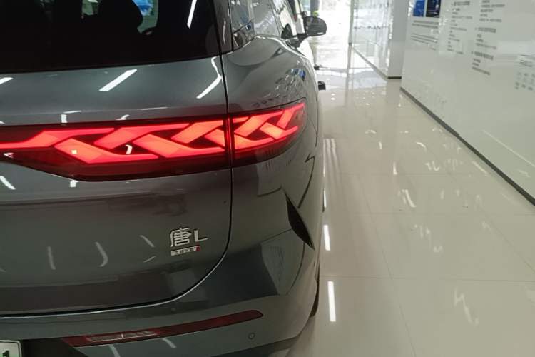Used BYD Tang L 2025 DM 175KM Drone Player Edition Exterior 3