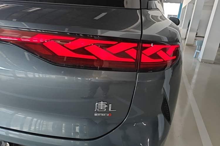 Used BYD Tang L 2025 DM 175KM Drone Player Edition Exterior 3