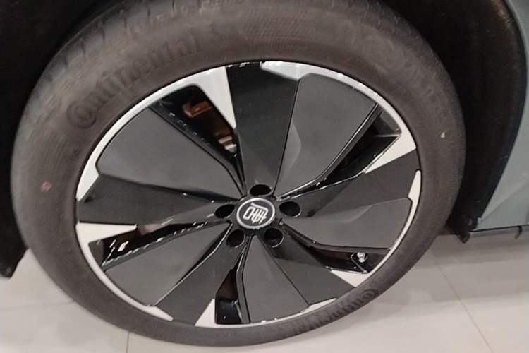Used BYD Tang L 2025 DM 175KM Drone Player Edition Exterior 4