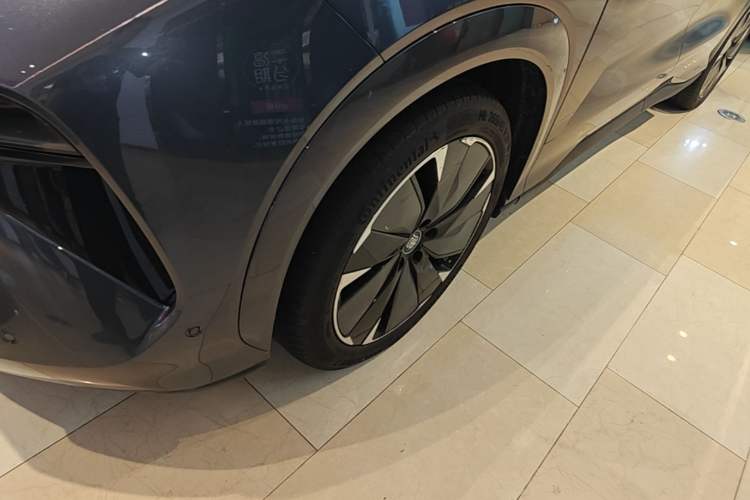 Used BYD Tang L 2025 EV 600KM All-Wheel-Drive LiDAR Flagship Model Exterior 4
