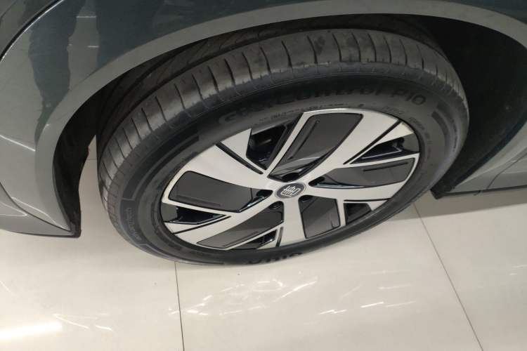 Used BYD Tang L 2025 DM 215KM LiDAR Flagship Model Exterior 4