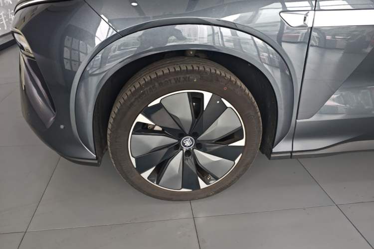 Used BYD Tang L 2025 EV 600KM All-Wheel-Drive LiDAR Flagship Model Exterior 4