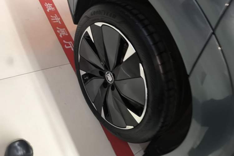 Used BYD Tang L 2025 DM 175KM Drone Player Edition Exterior 5