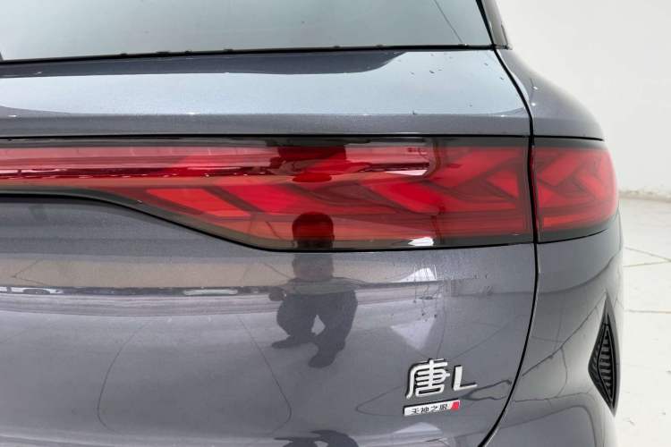 Used BYD Tang L 2025 EV with 670 km Range LiDAR and Premium Features Exterior 6