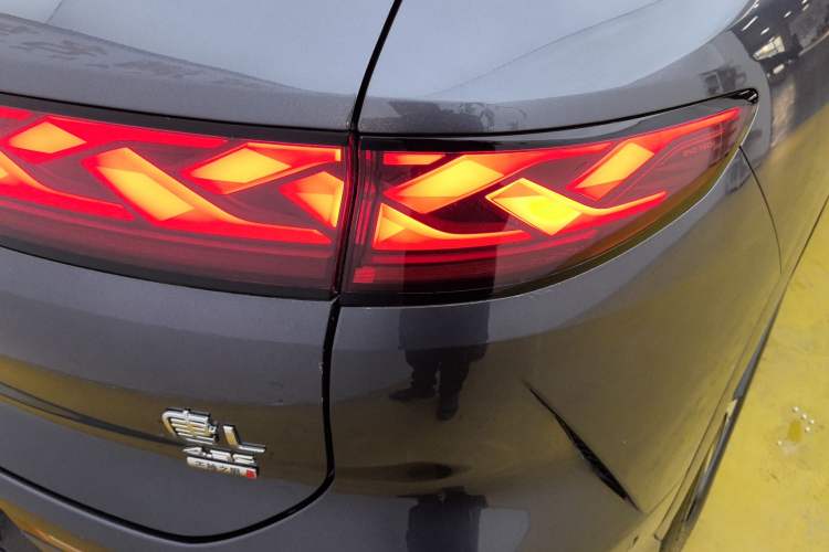 Used BYD Tang L 2025 DM 200KM Four-Wheel Drive LiDAR Flagship Model Exterior 6