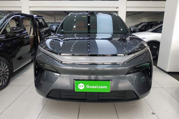 Used BYD Tang L 2025 EV with 670 km Range LiDAR and Premium Features Front
