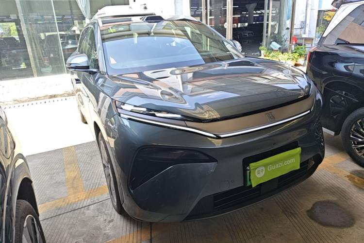 Used BYD Tang L 2025 DM 175KM Drone Player Edition Front Right 45 Deg