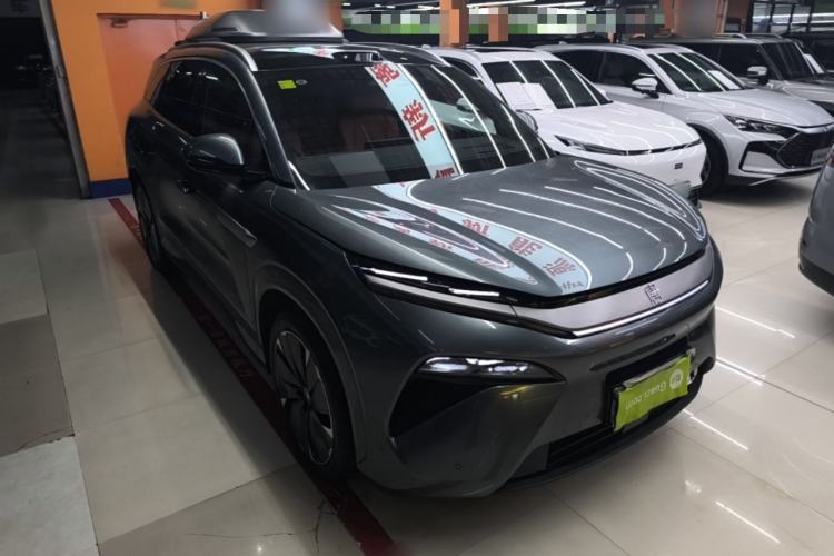Used BYD Tang L 2025 DM 175KM Drone Player Edition Front Right 45 Deg