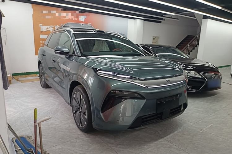 Used BYD Tang L 2025 DM 175KM Drone Player Edition Front Right 45 Deg