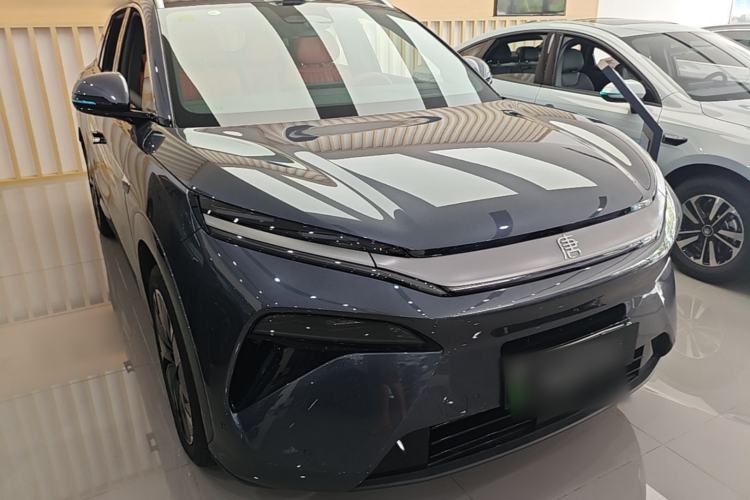 Used BYD Tang L 2025 DM 175KM Drone Player Edition Front Right 45 Deg