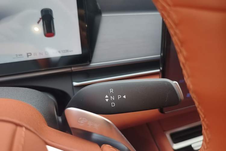 Used BYD Tang L 2025 DM 175KM Drone Player Edition Gear Lever