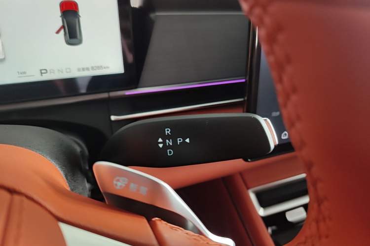 Used BYD Tang L 2025 DM 175KM Drone Player Edition Gear Lever