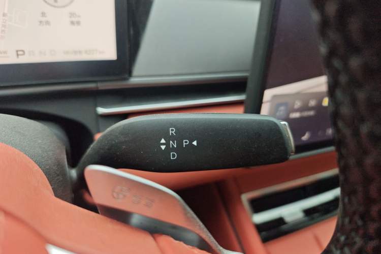 Used BYD Tang L 2025 DM 215KM LiDAR Flagship Model Gear Lever