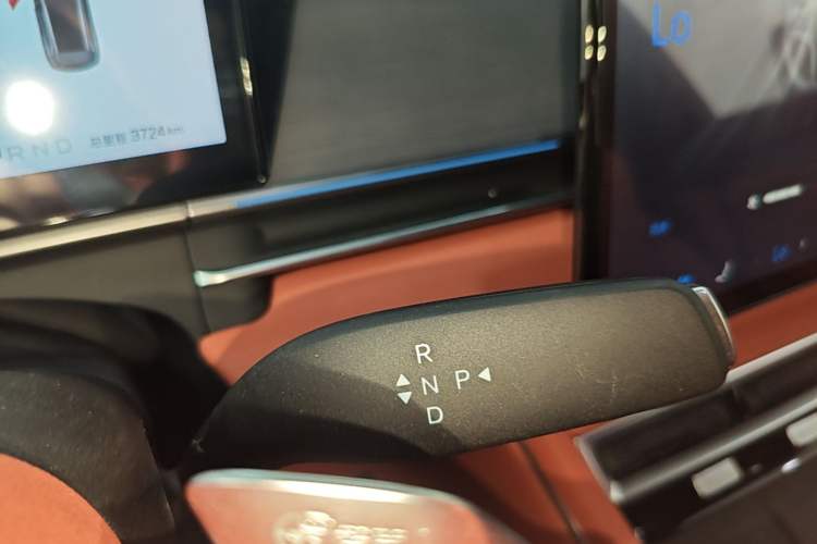 Used BYD Tang L 2025 DM 175KM Drone Player Edition Gear Lever
