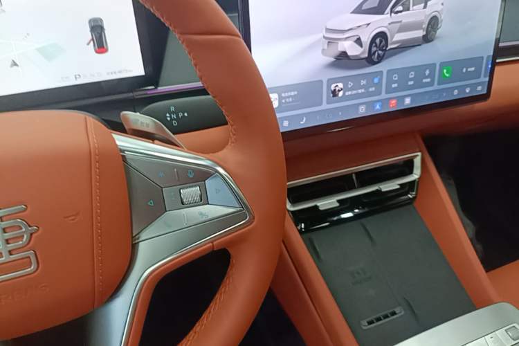Used BYD Tang L 2025 DM 175KM Drone Player Edition Gear Lever