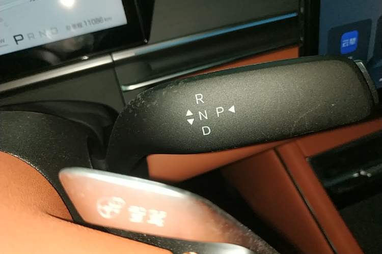 Used BYD Tang L 2025 EV 600KM All-Wheel-Drive LiDAR Flagship Model Gear Lever
