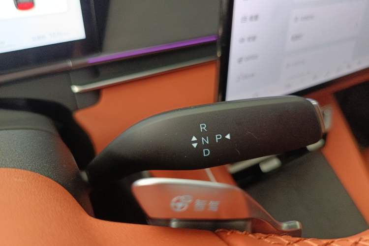 Used BYD Tang L 2025 EV 600KM All-Wheel-Drive LiDAR Flagship Model Gear Lever