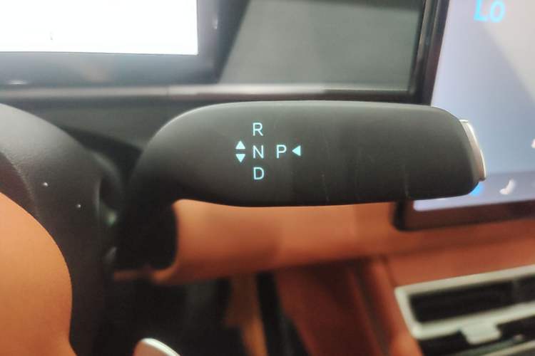 Used BYD Tang L 2025 EV 600KM All-Wheel-Drive LiDAR Flagship Model Gear Lever