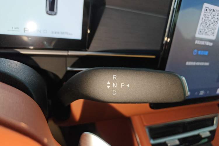 Used BYD Tang L 2025 DM 175KM Drone Player Edition Gear Lever