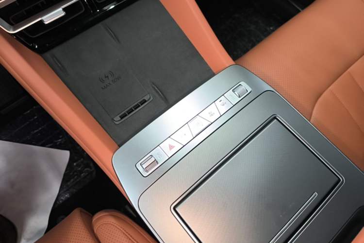 Used BYD Tang L 2025 DM 175KM Drone Player Edition Gear Lever