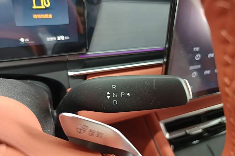 Used BYD Tang L 2025 DM 175KM Drone Player Edition Gear Lever