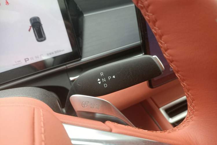 Used BYD Tang L 2025 DM 175KM Drone Player Edition Gear Lever