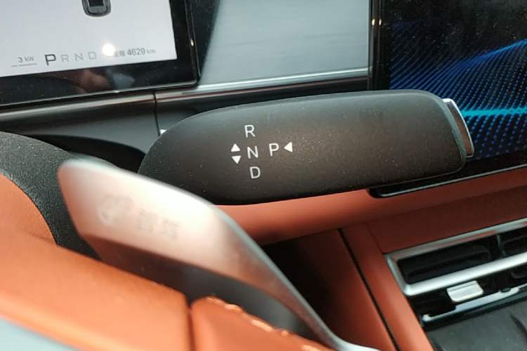 Used BYD Tang L 2025 DM 175KM Drone Player Edition Gear Lever