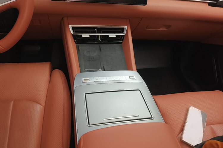 Used BYD Tang L 2025 EV 600KM All-Wheel-Drive LiDAR Flagship Model Gear Lever