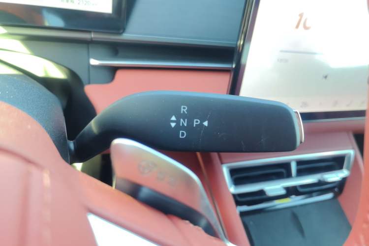 Used BYD Tang L 2025 EV 600KM All-Wheel-Drive LiDAR Flagship Model Gear Lever