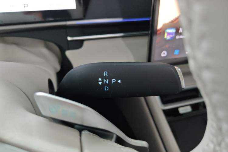 Used BYD Tang L 2025 EV 670KM LiDAR Flagship Version Gear Lever