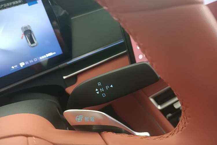 Used BYD Tang L 2025 DM 175KM Drone Player Edition Gear Lever