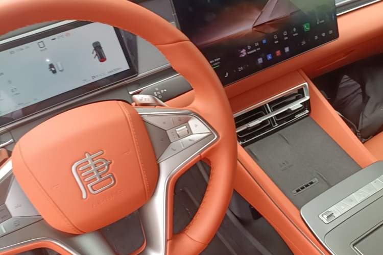 Used BYD Tang L 2025 DM 175KM Drone Player Edition Gear Lever