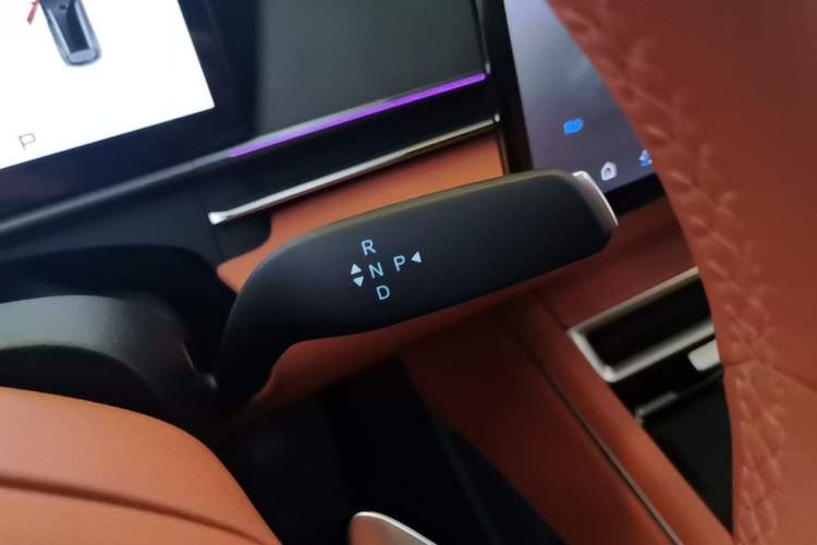 Used BYD Tang L 2025 DM 175KM Drone Player Edition Gear Lever