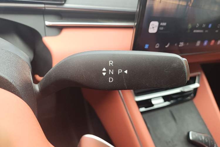 Used BYD Tang L 2025 DM 175KM Drone Player Edition Gear Lever