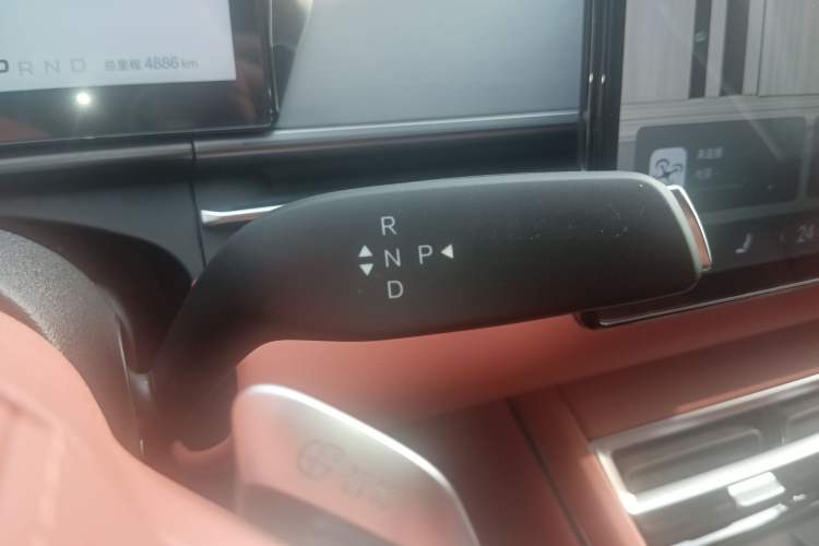 Used BYD Tang L 2025 DM 175KM Drone Player Edition Gear Lever