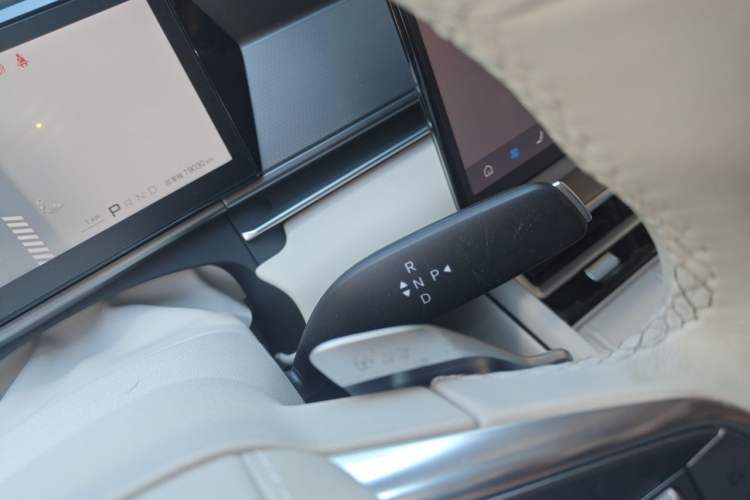 Used BYD Tang L 2025 DM 200KM Four-Wheel Drive LiDAR Flagship Model Gear Lever