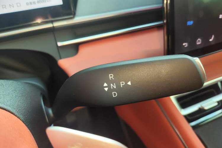 Used BYD Tang L 2025 DM 175KM Drone Player Edition Gear Lever