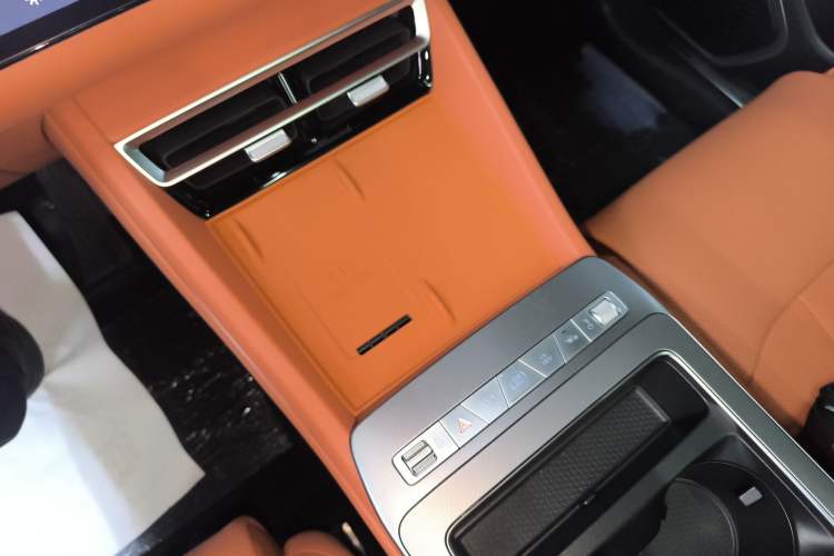 Used BYD Tang L 2025 DM 215KM LiDAR Flagship Model Gear Lever