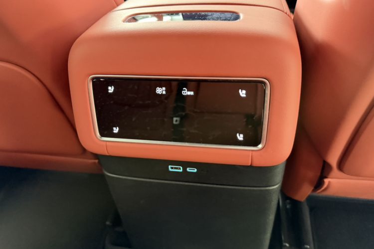 Used BYD Tang L 2025 DM 175KM Drone Player Edition Interior 1