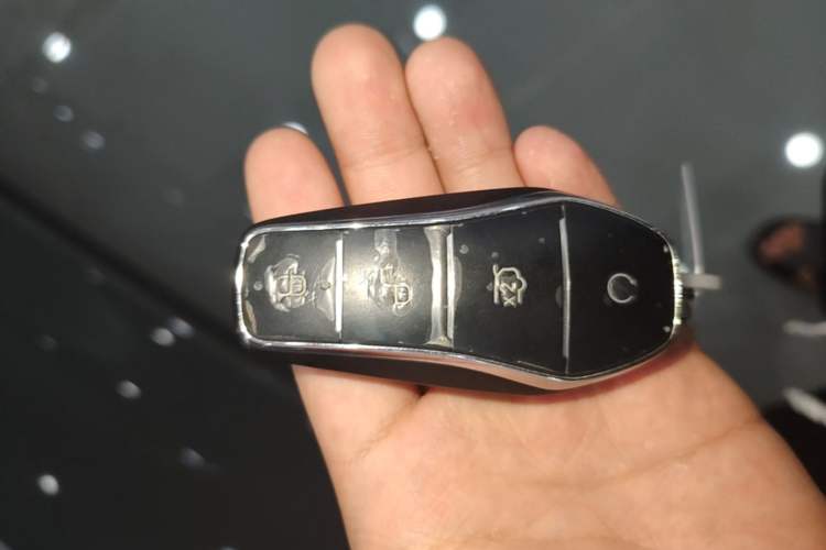 Used BYD Tang L 2025 DM 175KM Drone Player Edition Interior 1