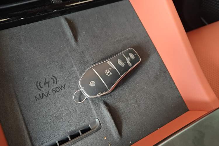 Used BYD Tang L 2025 EV 600KM All-Wheel-Drive LiDAR Flagship Model Interior 1
