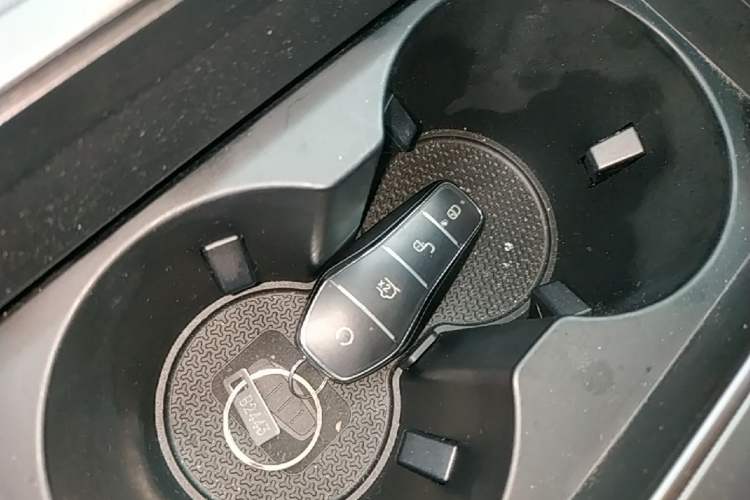 Used BYD Tang L 2025 DM 175KM Drone Player Edition Interior 1