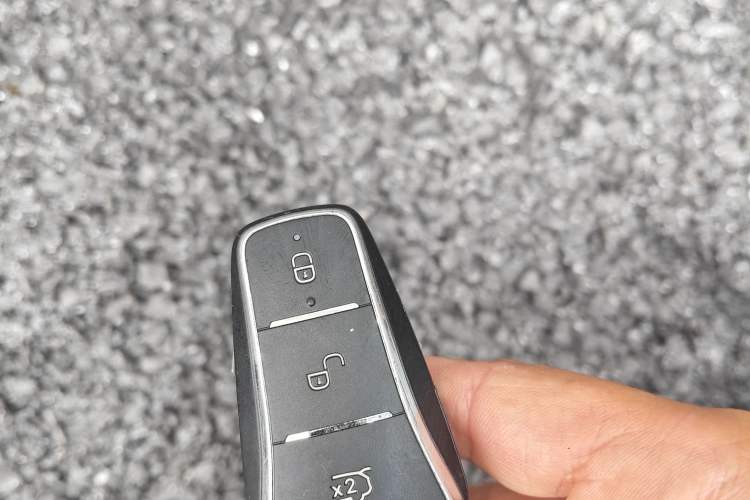 Used BYD Tang L 2025 DM 200KM Four-Wheel Drive LiDAR Flagship Model Interior 1