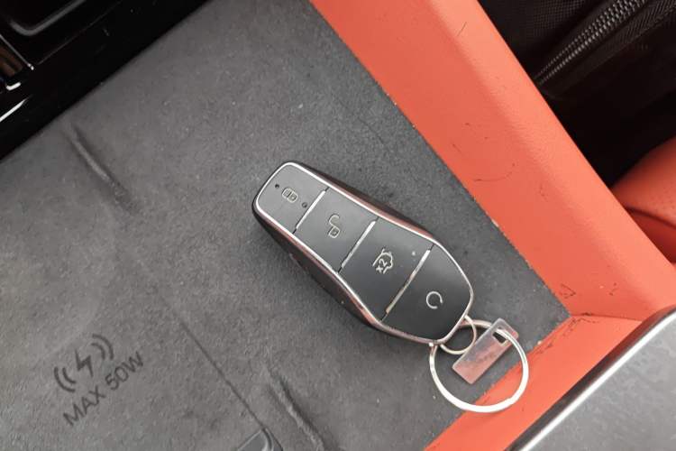 Used BYD Tang L 2025 EV 600KM All-Wheel-Drive LiDAR Flagship Model Interior 1