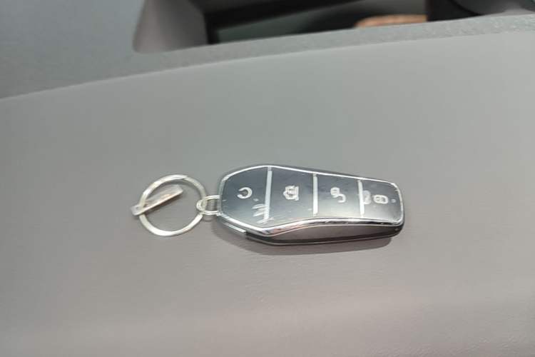 Used BYD Tang L 2025 DM 175KM Drone Player Edition Interior 1