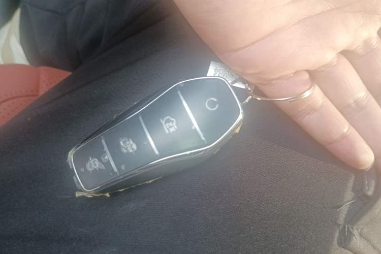Used BYD Tang L 2025 DM 175KM Drone Player Edition Interior 1