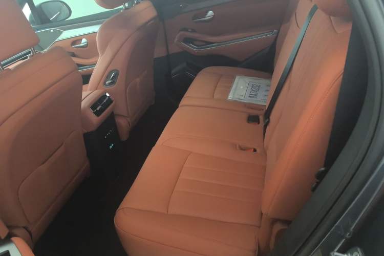Used BYD Tang L 2025 DM 215KM LiDAR Flagship Model Interior 1